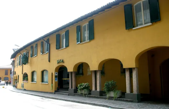 阿爾貝戈德拉科羅娜酒店