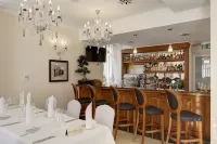 Hotel Willa Hueta فنادق في كيلسي