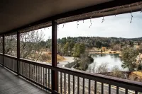 Cliff Dwellers Inn - Mountain view