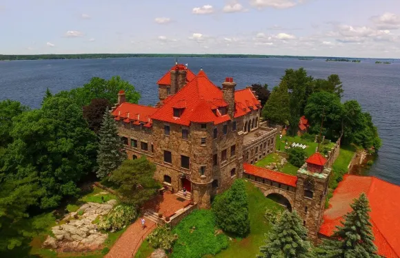 湯姆遜船長度假村