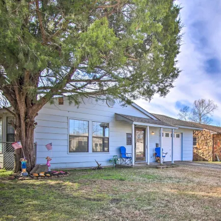 Dog-Friendly Bartlesville Retreat w/ Yard!