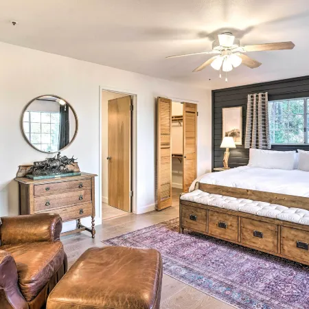 Luxe Lake Arrowhead Getaway w/ Treetop Views!