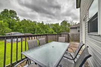 Morgantown Home w/ Deck ~ 2 Mi to WV University! Hotels in Morgantown