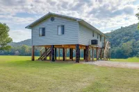Melbourne Home w/ Fire Pit on the White River! - 3-Star