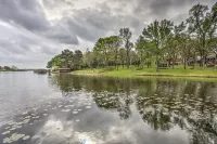 Pet-Friendly Lake Athens Home w/ Fireplace! - WiFi