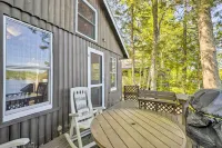 Pet-Friendly Ellsworth Cottage on Branch Lake - Parkplatz
