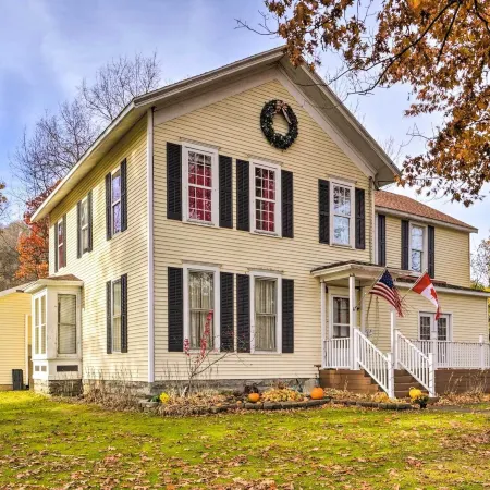 Spacious Victorian Home 1/4 Mi to Holiday Valley!