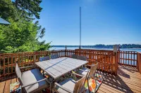 Private Beach at Waterfront Harstine Island Escape - parking