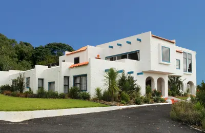 Te Aputa Lodge Hotels in 