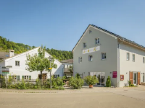 Gasthof Krone Hotels in Kinding