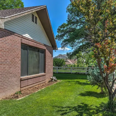 Central Escalante Home ~ 5 Mi to Grand Staircase!