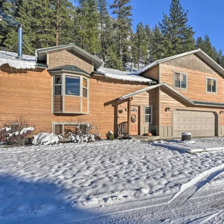 Peaceful Superior Home w/ Fire Pit & Mtn View