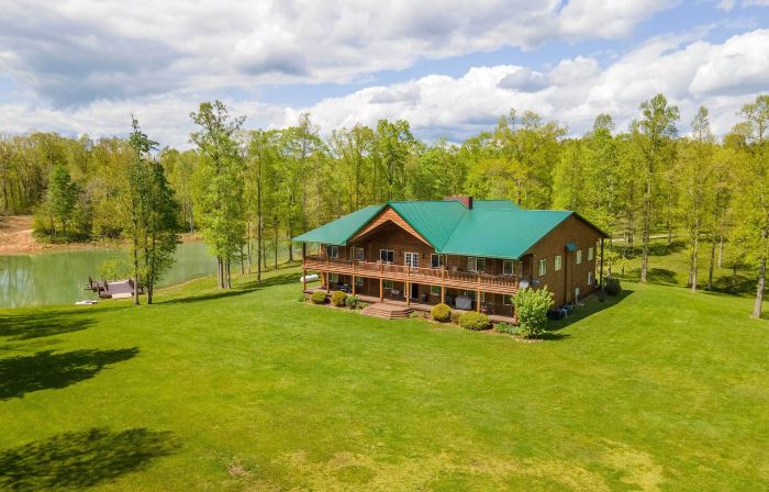 Fraziers Bottom Cabin on 800 Acres of Land w/ Lake