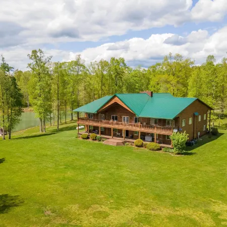 Fraziers Bottom Cabin on 800 Acres of Land w/ Lake
