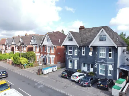 Pebbles Guest House Отели рядом с достопримечательностью «Oxygen Freejumping»