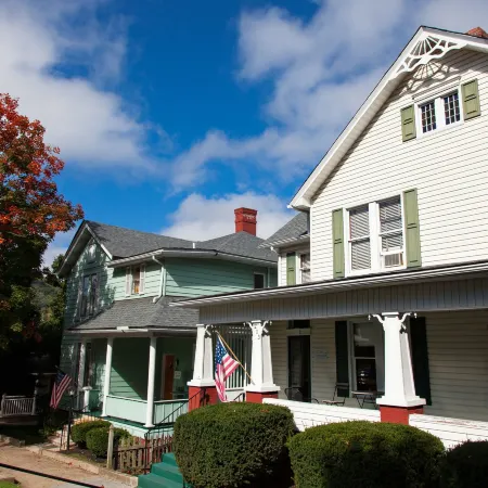The Guest House Inn on Courthouse Square