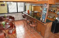 Howard Johnson by Wyndham Morelia Calle Real - ที่มีบาร์