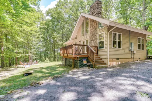 Cabin w/ Deck & Screened-in Porch in New Market! - Kæledyr tilladt