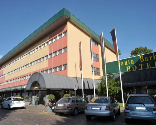 سانتا باربرا هوتل Hotels near روغوريتو