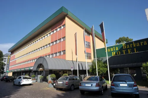سانتا باربرا هوتل فنادق في Peschiera Borromeo