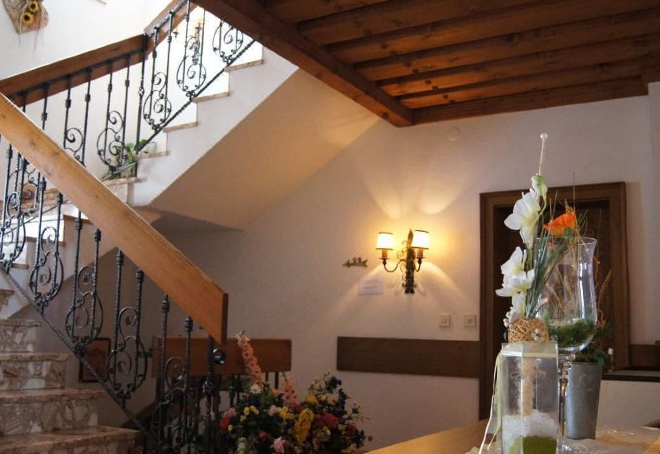 [가스트호프 뢰슬호프 외관]