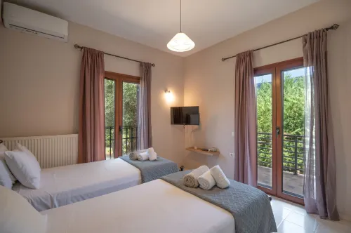 Jennys House in Stroggili - Villas