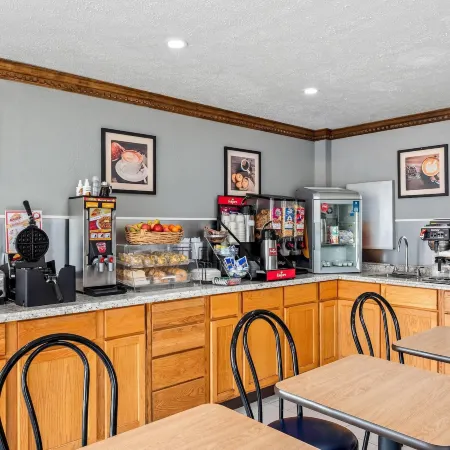 Travelodge by Wyndham Bloomington