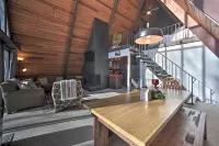舒適的A型小屋w/檯球桌：8英里到雪山！ - 寵物友善