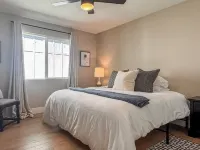 Folsom Old Town Escape II - King Bed, A/C, Laundry, Trails, Walk to Sutter St Hotels in Folsom