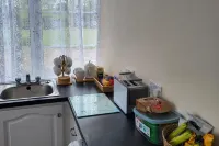 1 Bed Retreat-Sleeps 2-Secure Parking-Garden 클래어 주 호텔