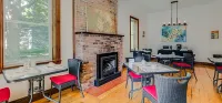 Auberge Nuits de St-Georges Hotels in Bromont