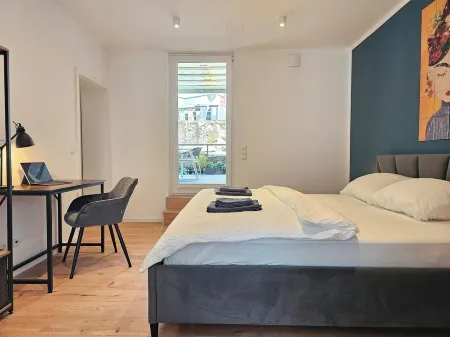 Emerald - Right next to the castle, terrace, BBQ, switch & stream