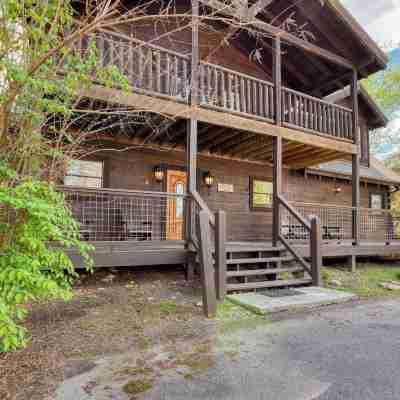 Alpine Mountain Lodge by AvantStay Hotel Exterior