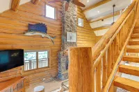 Spacious Rifle Cabin w/ Deck + Mountain Views! - 3 stjerner