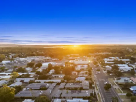 เอเมอรัลด์ อินน์ บาย ทราเวลเลอร์ส โรงแรมในเอเมอรัลด์