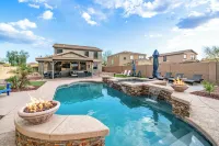 Pool & Patio: Family-Friendly Goodyear Home! - piscina