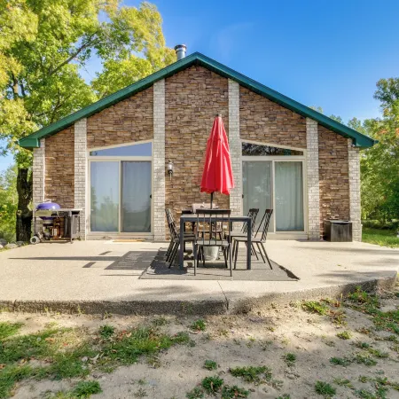 Pet-Friendly Richville Vacation Rental w/ Dock!