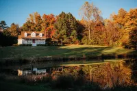 Spacious Group Stay-Pond Retreat, Fishing & Wineries Near Cville & SNP