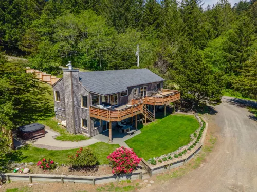 Honeymoon Cove at Crook Point Hotels in Gold Beach