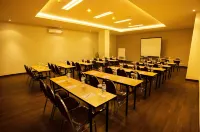 Idoop Hotel by Prasanthi