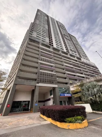 Rooftop Pool Jalan Landmark Apartments