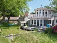 Beachfront Home on Lake Michigan beach. Spectacular sunsets, walk to downtown. Hotels in Frankfort