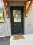 Luxury shome, views above Skagit Valley- EV charge - Wi-Fi