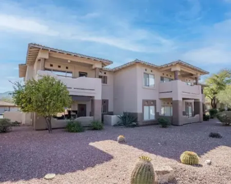 Perfect for long-term stay, heated Pool, Spa, Gym Hotels in Oro Valley