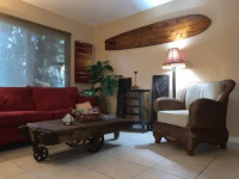 Captin' Joe's Tropical Palm Beach Hot Tub Hideaway