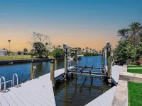 Waterfront Oasis with Boat Lift & Hot Tub in Bokeelia Hotels in Bokeelia