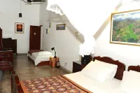 Serenity Lake Front Villa فنادق في موراتوا