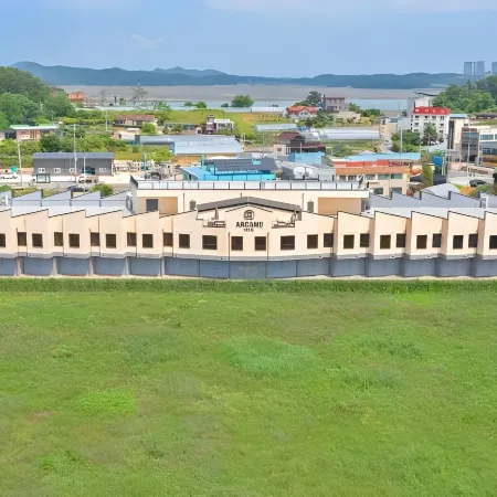 Daebudo Arcano Hotel Poolvilla Отели рядом с достопримечательностью «Загородный клуб Island»