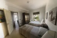 The Artist-Dreamer's House: 120 square meters among art, sea, history and food and wine