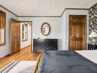 Stunning Views: Secluded 5 bedroom Mountain Home Hotels in Hardy County